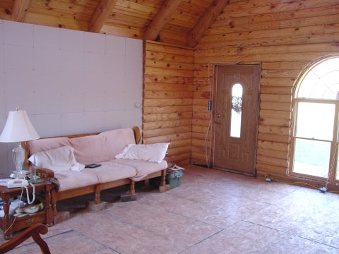 Couch.jpg (34805 bytes)