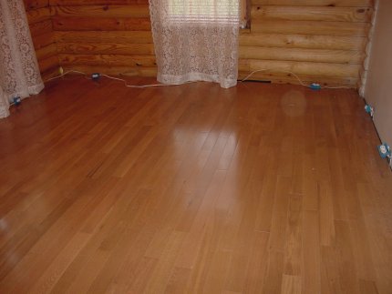 MasterBedroomFloor.jpg (20517 bytes)